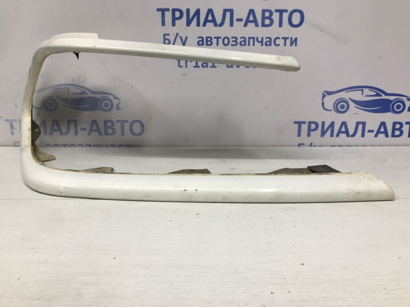 Накладка правая Mitsubishi Pajero Sport 1996-2008 K9 2.5 Diesel 4D56 МКПП MR653337 Б/У