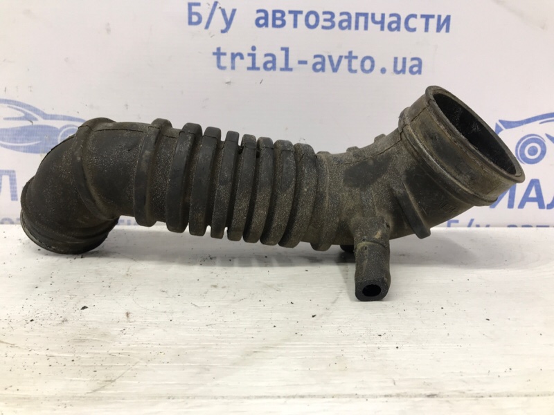 Патрубок воздушного фильтра Mitsubishi Pajero Sport 1996-2008 K9 2.5 Diesel 4D56 МКПП MR571058 Б/У