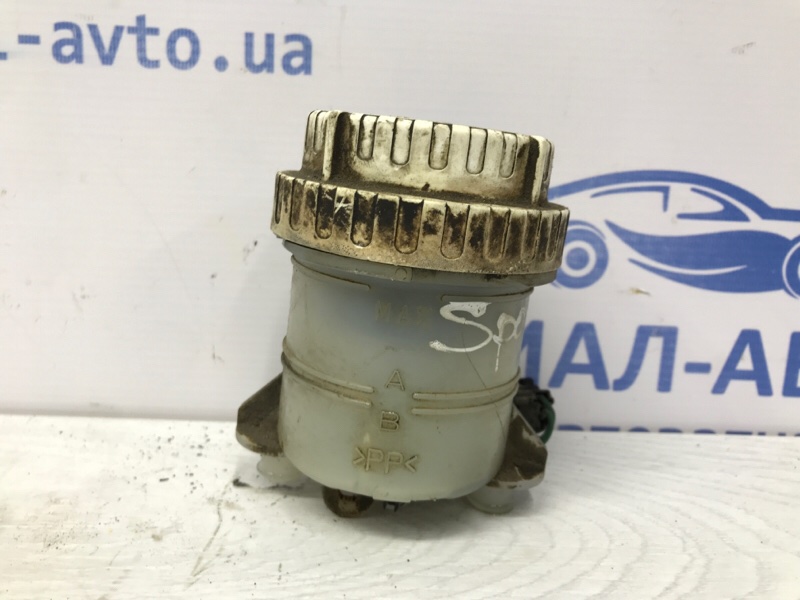 Бачок главного тормозного цилиндра Mitsubishi Pajero Sport 1996-2008 K9 2.5 Diesel 4D56 МКПП MB858526 Б/У