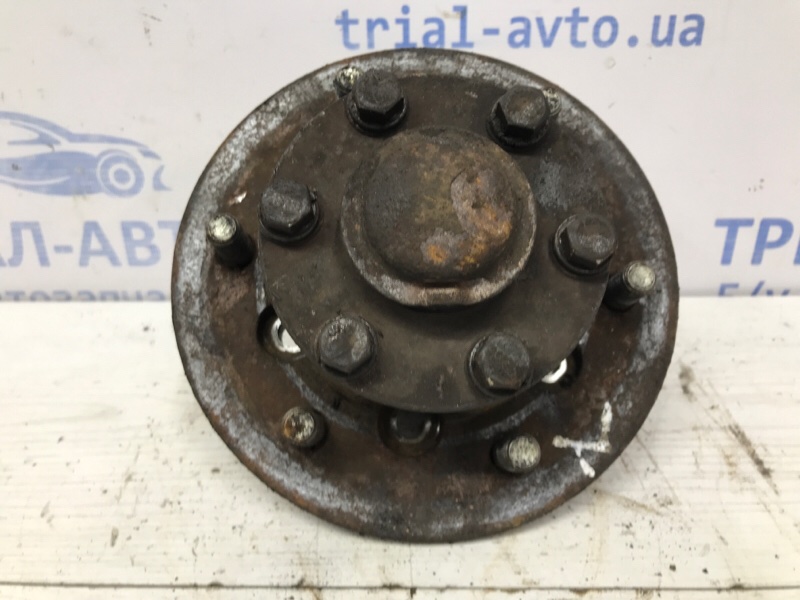 Ступица передняя Mitsubishi Pajero Sport 1996-2008 K9 2.5 Diesel 4D56 МКПП MB891088 Б/У
