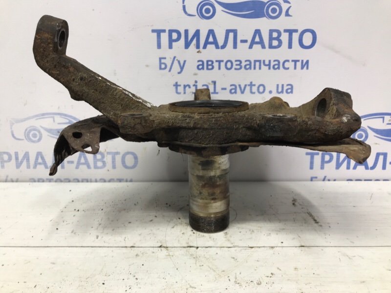 Кулак поворотный левый без ступицы Pajero Sport 1996-2008 K9 2.5 Diesel 4D56 МКПП