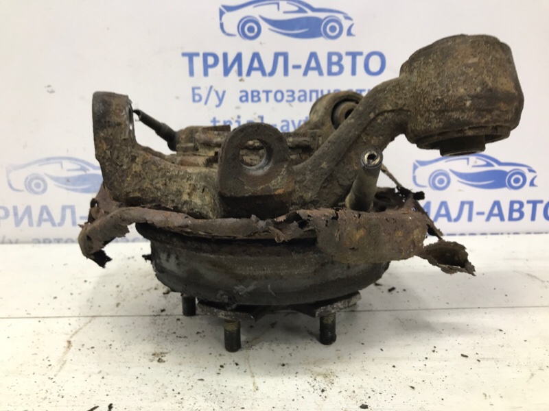 Цапфа задняя левая со ступицей Mitsubishi Pajero Wagon 3 3.2 Дизель 4M41