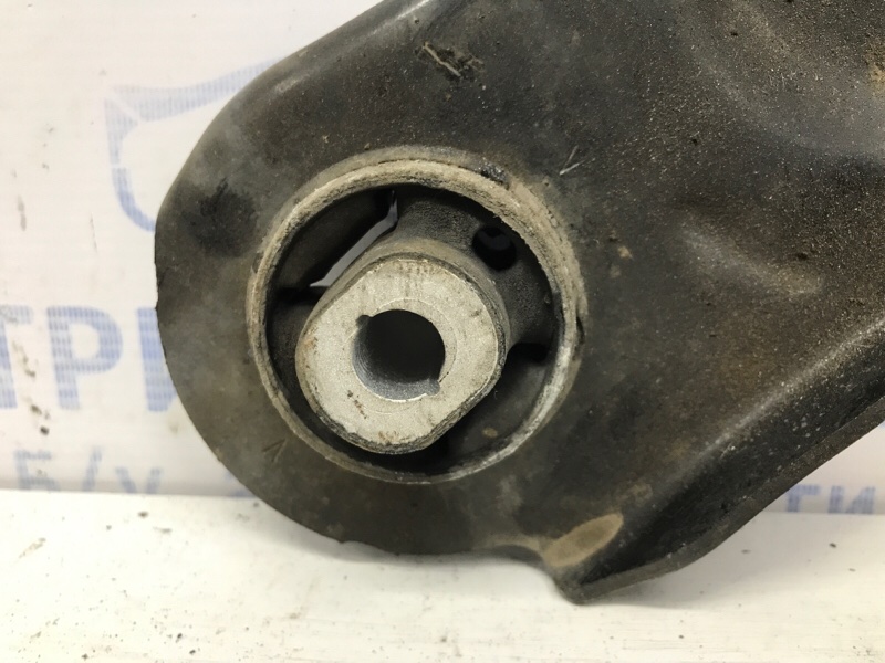 Рычаг правый Renault Megane 3 1.5 Diesel K9K