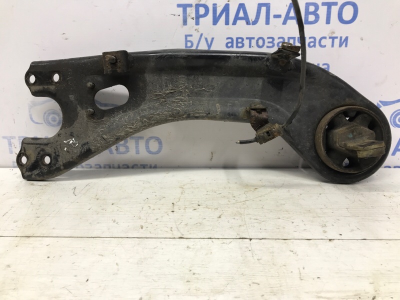 Рычаг задней подвески продольный правый KIA Sportage 2010-2016 SL 2.0 diesel D4HA 552803U100 Б/У