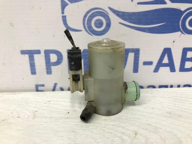 Насос омывателя стекла Mitsubishi Pajero Sport 1996-2008 K9 2.5 Diesel 4D56 МКПП MR502984 Б/У