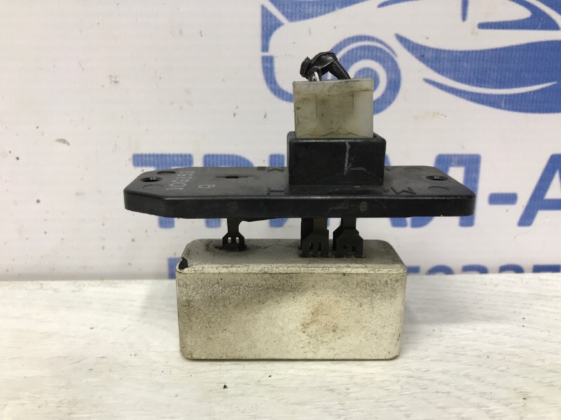 Резистор печки Mitsubishi Pajero Sport 1996-2008 K9 2.5 Diesel 4D56 МКПП MR315283 Б/У