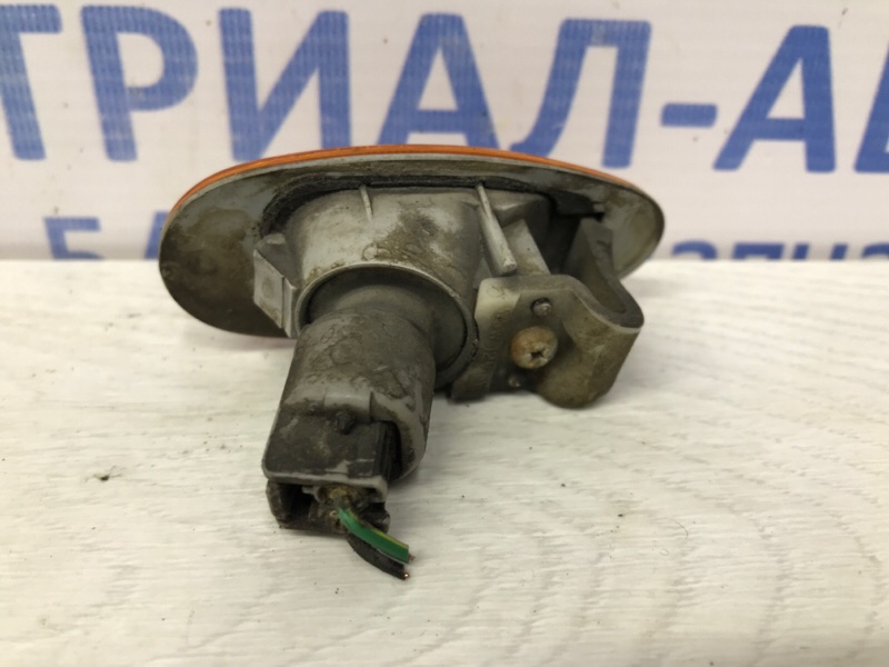 Повторитель поворотника Mitsubishi Pajero Wagon 3 3.2 Дизель 4M41