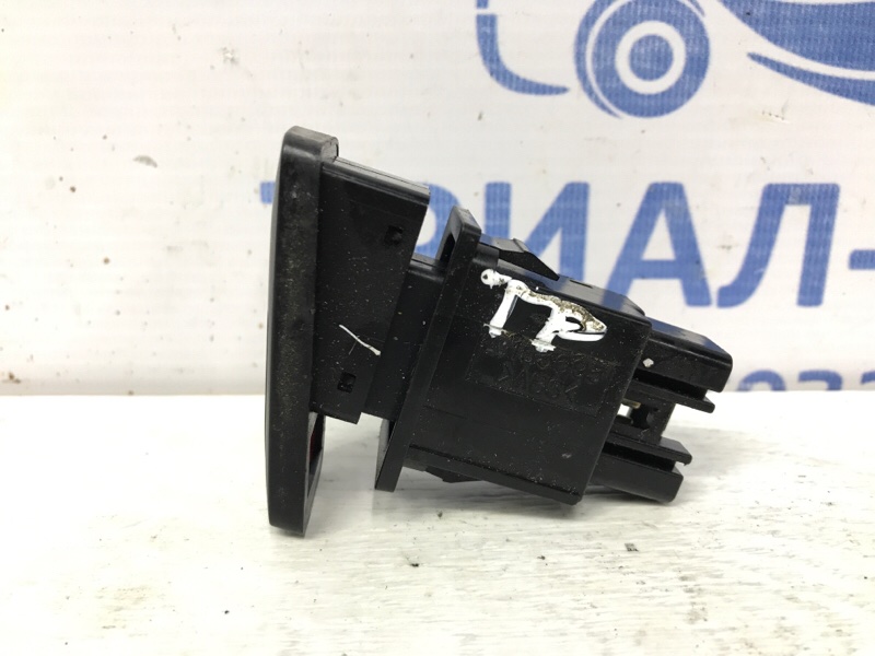 Кнопка аварийки Prado 2002-2009 J120 3.0 Diesel 1KDFTV