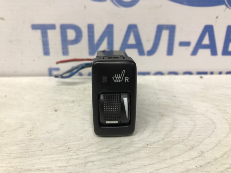 Кнопка подогрева правая Toyota Prado 2002-2009 J120 3.0 Diesel 1KDFTV 8475160110 Б/У
