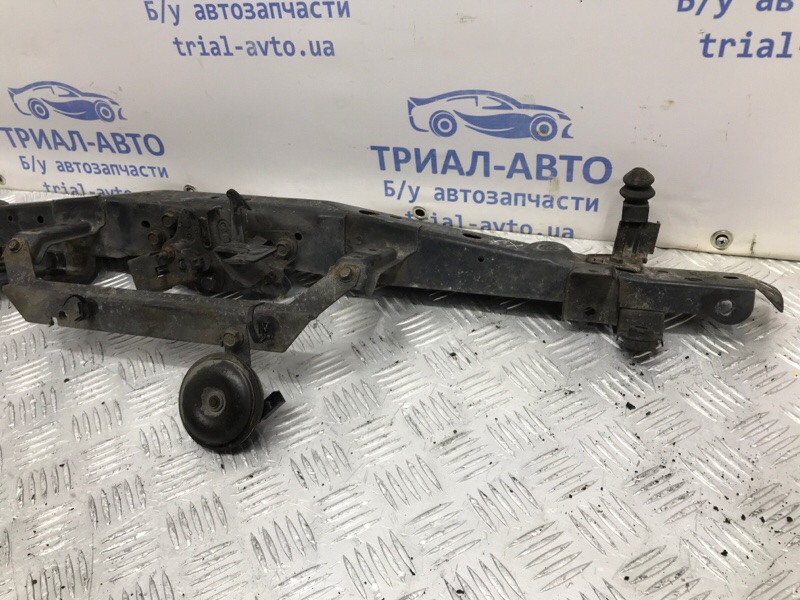 Панель передняя верхняя планка Nissan Juke F15 1.6 turbo MR16DDT