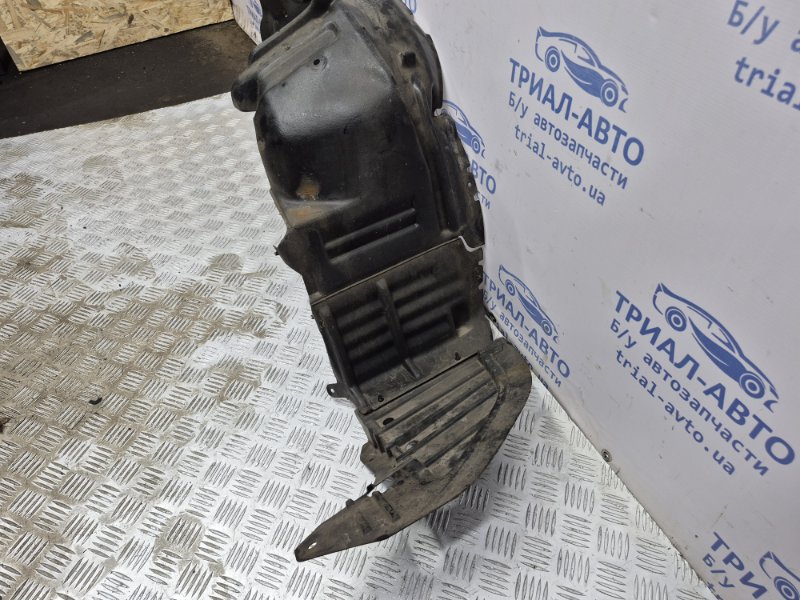 Подкрылок передний левый Lancer 2003-2009 9 1.6 бензин 4G18