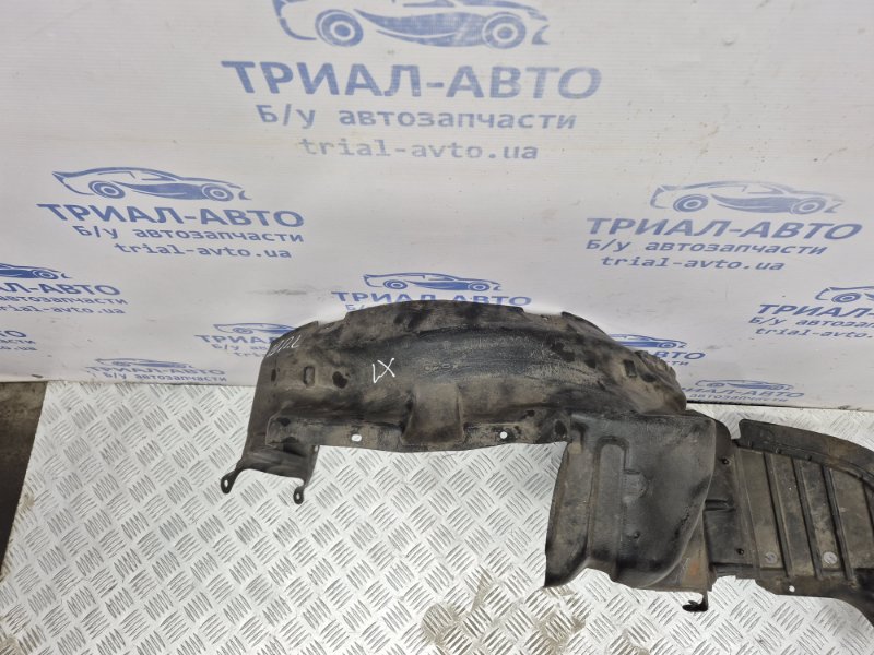 Подкрылок передний левый Mitsubishi Lancer 9 1.6 бензин 4G18