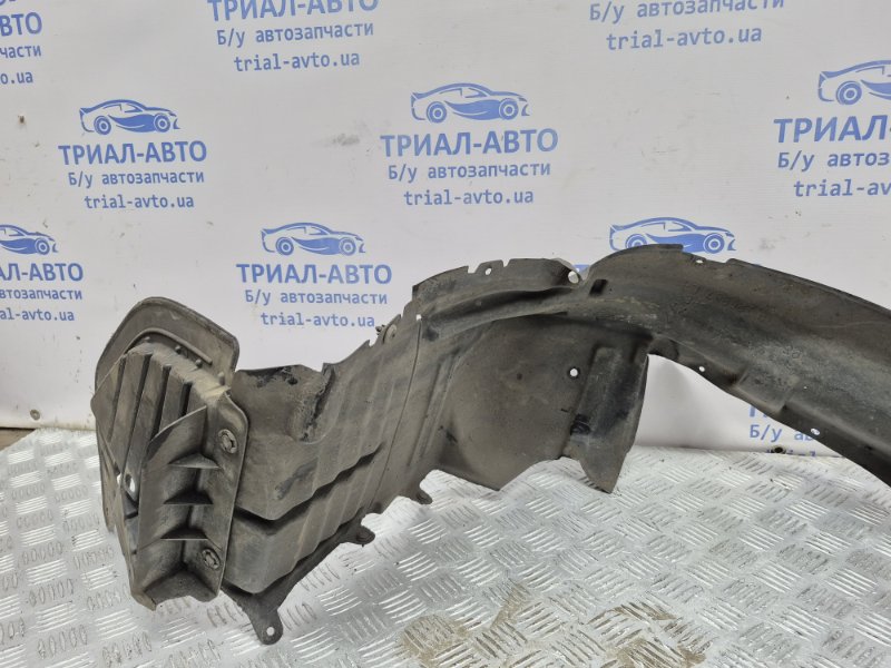 Подкрылок передний левый Lancer 2003-2009 9 1.6 бензин 4G18