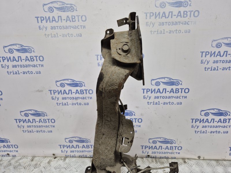 Рычаг задней подвески продольный левый Nissan X-Trail T32 1.6 diesel R9M