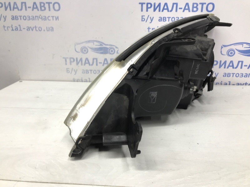 Фара правая галоген Lancer 2003-2009 9 1.6 бензин 4G18