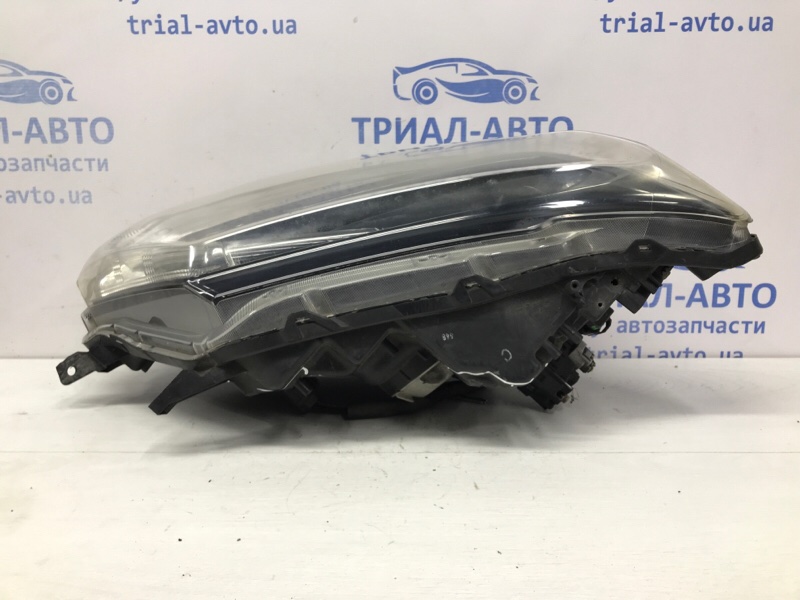 Фара правая галоген X-Trail 2014-2021 T32 1.6 diesel R9M