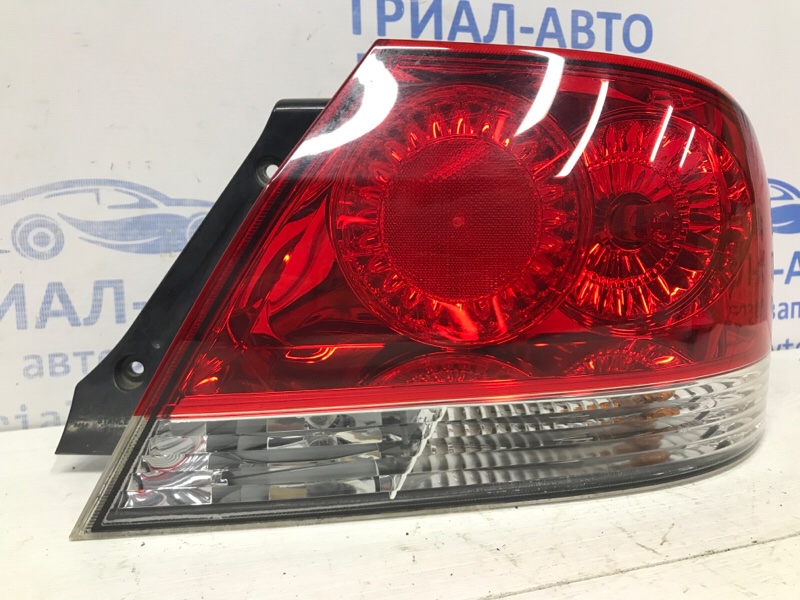 Фонарь задний внешний правый Mitsubishi Lancer 9 1.6 бензин 4G18