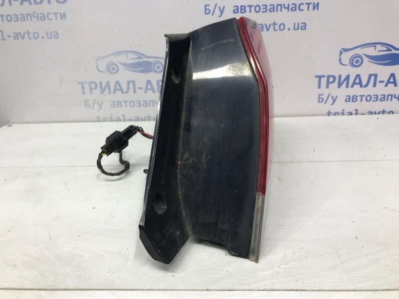 Фонарь задний внешний правый Lancer 2003-2009 9 1.6 бензин 4G18