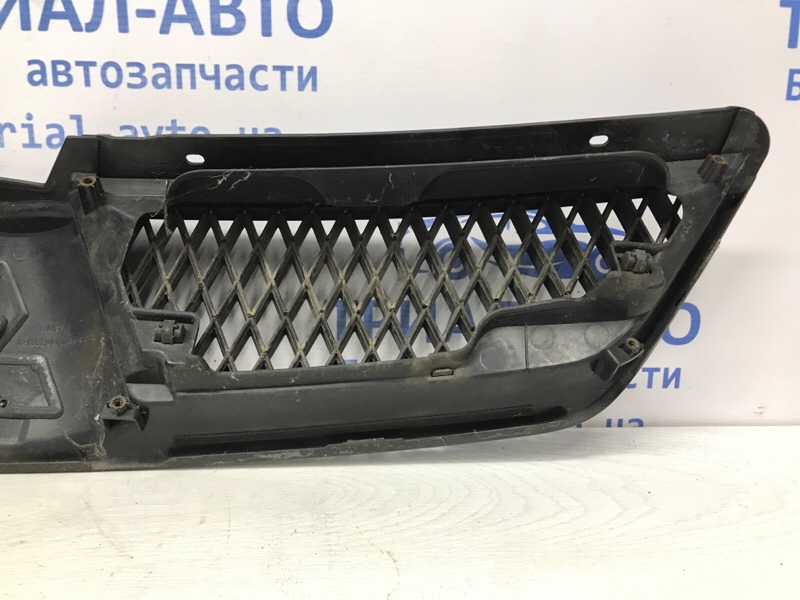 Решетка радиатора Lancer 2003-2009 9 1.6 бензин 4G18