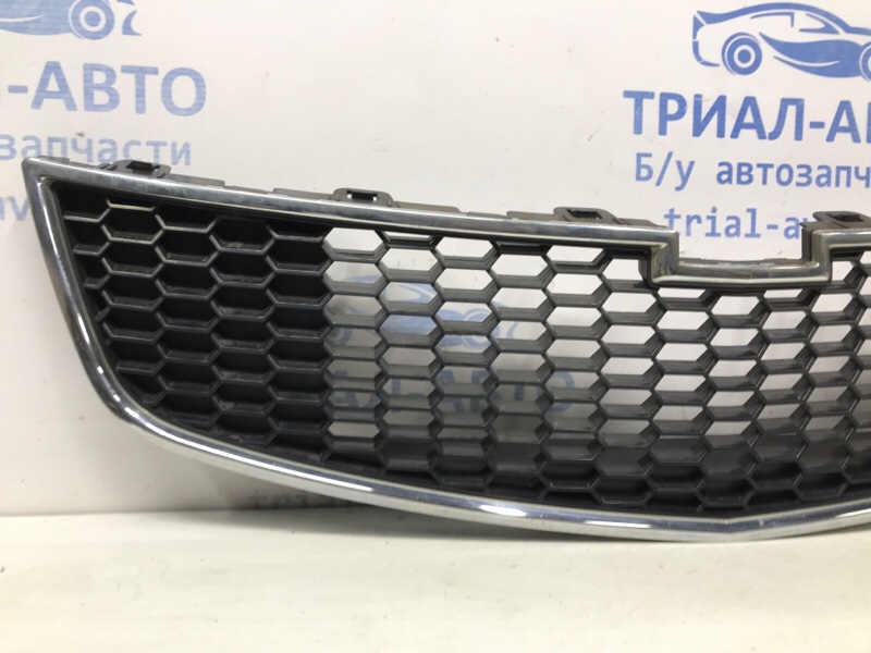 Решетка радиатора Cruze 2009-2016 J300 1.8 F18D4