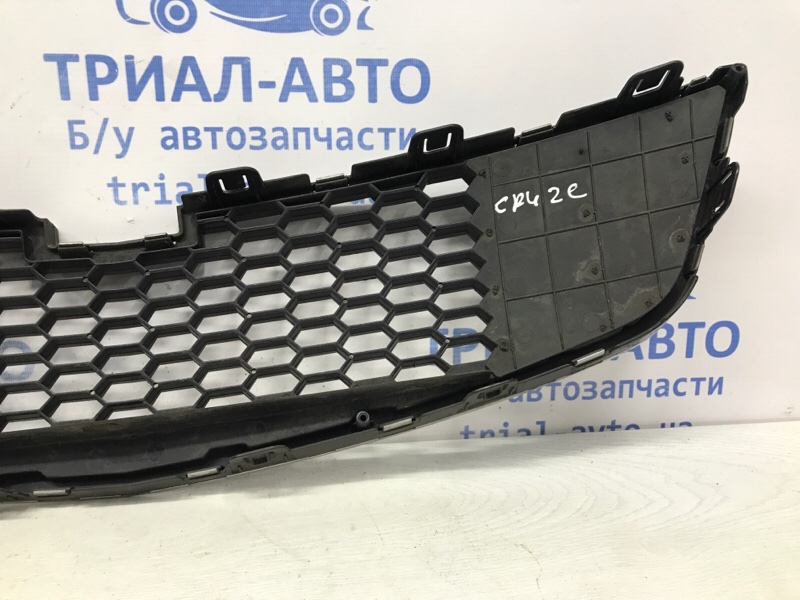 Решетка радиатора Cruze 2009-2016 J300 1.8 F18D4