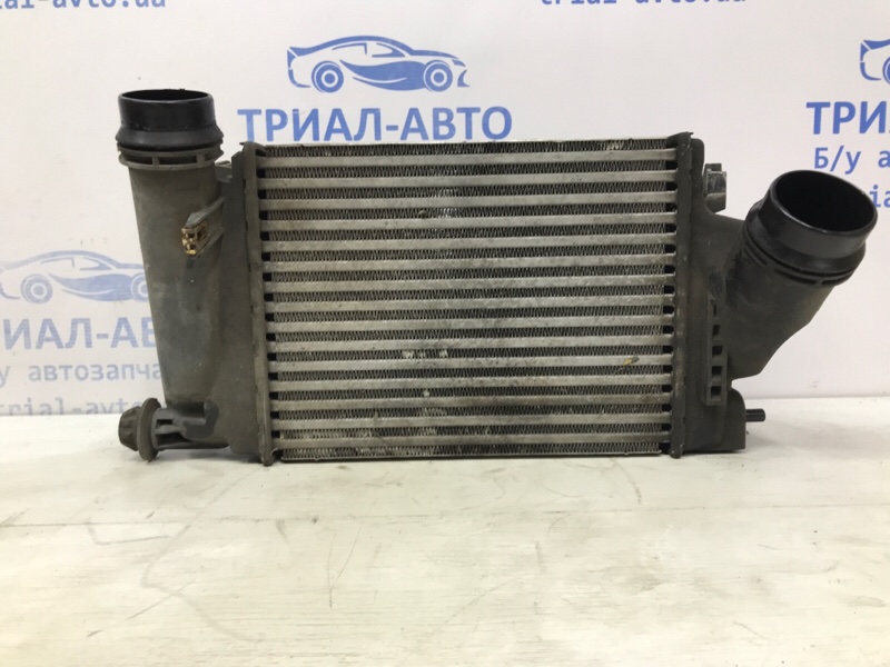 Радиатор интеркуллера Nissan X-Trail 2014-2021 T32 1.6 diesel R9M 144614BE0A Б/У