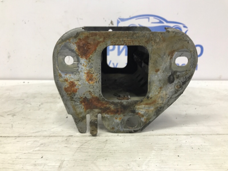 Кронштейн усилителя заднего бампера правый Nissan X-Trail T32 1.6 diesel R9M Кронштейн усилителя заднего бампера правый Nissan X-Trail T32 1.6 diesel R9M