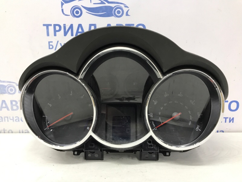 Приборная панель Chevrolet Cruze 2009-2016 J300 1.8 F18D4 94576310 Б/У