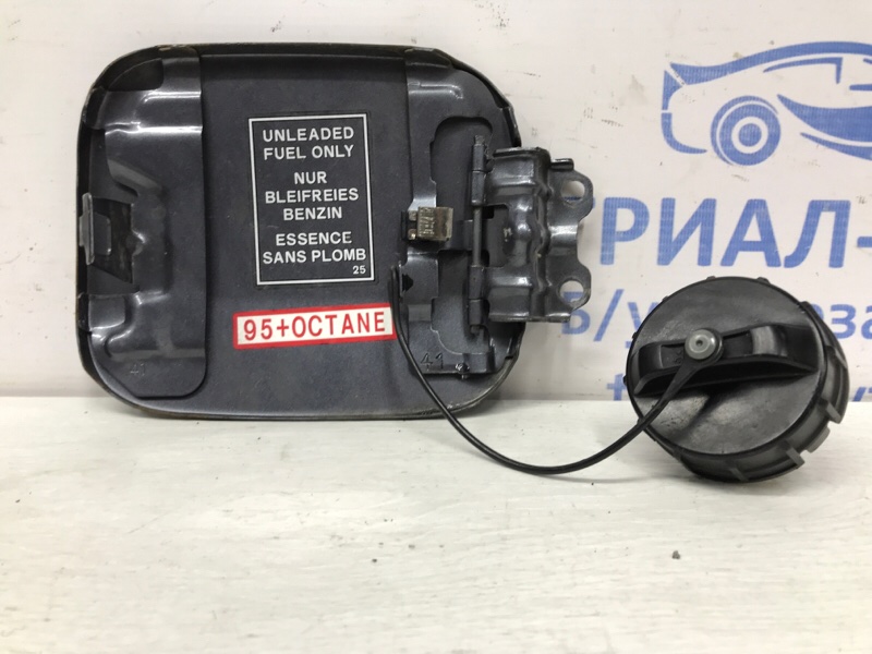 Лючок бака Lancer 2003-2009 9 1.6 бензин 4G18