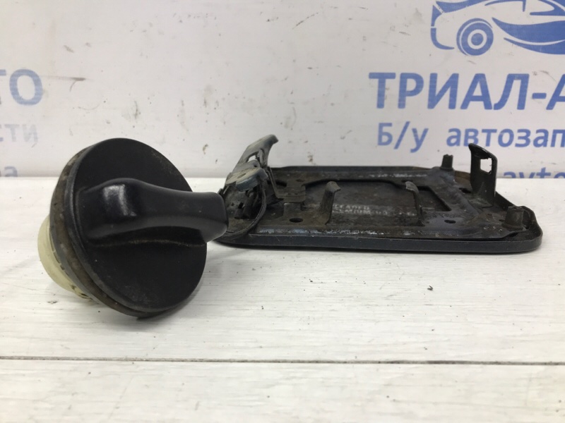 Лючок бака Nissan Juke F15 1.6 turbo MR16DDT