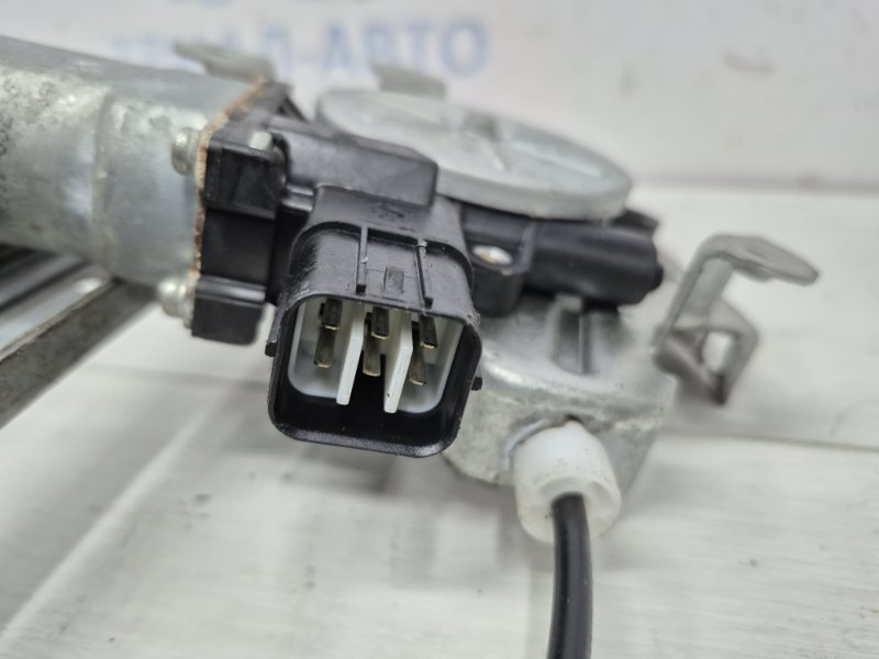 Стеклоподъемник задний правый Mitsubishi Lancer 9 1.6 бензин 4G18