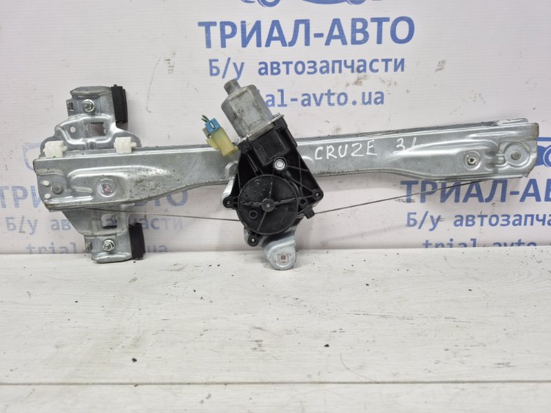 Стеклоподъемник задний левый Chevrolet Cruze 2009-2016 J300 1.8 F18D4 95999489 Б/У