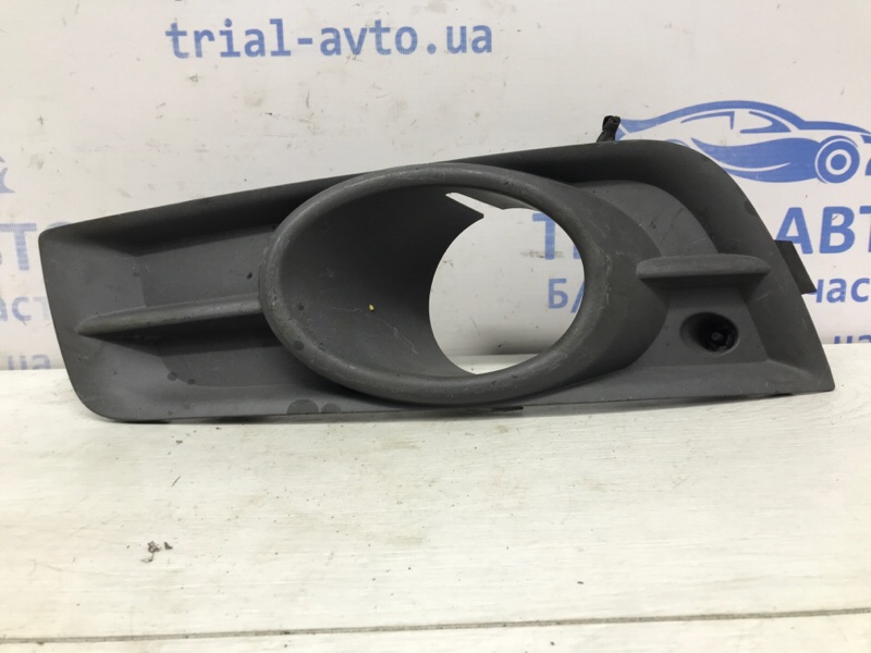 Решетка противотуманки левая Chevrolet Cruze 2009-2016 J300 1.8 96981085 Б/У