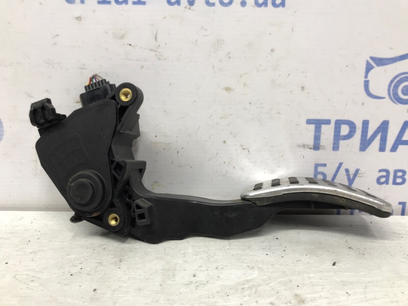 Педаль газа Nissan Juke 2010-2019 F15 1.6 turbo MR16DDT 180021HM0B Б/У