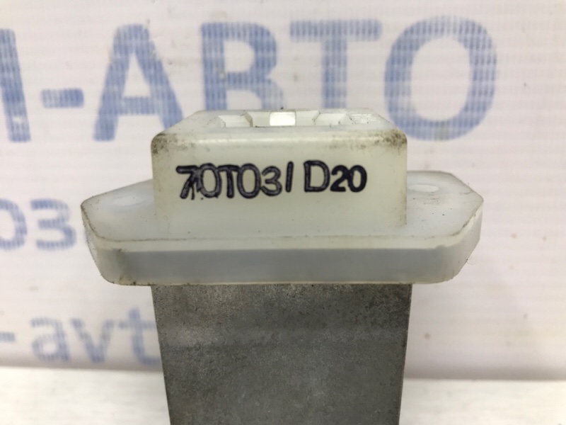 Резистор печки Juke 2010-2019 F15 1.6 turbo MR16DDT Резистор печки Juke 2010-2019 F15 1.6 turbo MR16DDT