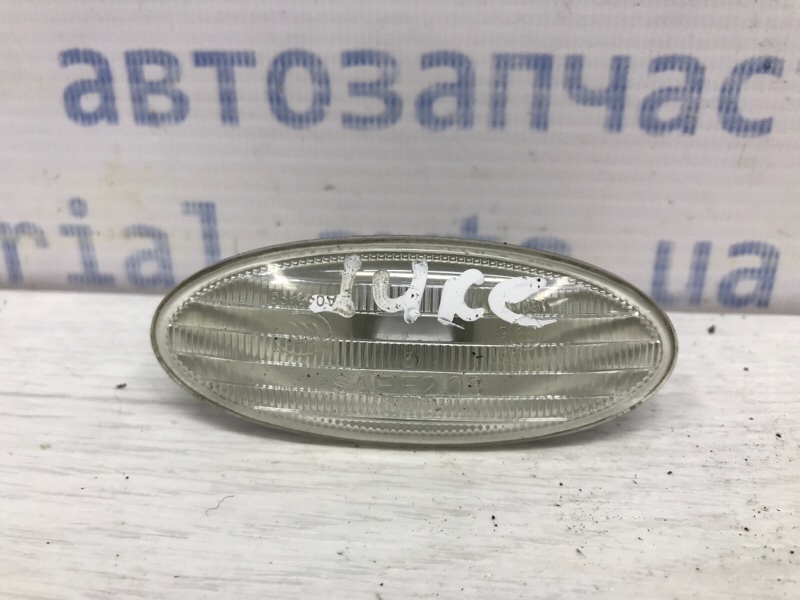 Повторитель поворотника Nissan Juke 2010-2019 F15 1.6 turbo MR16DDT 261608990A Б/У