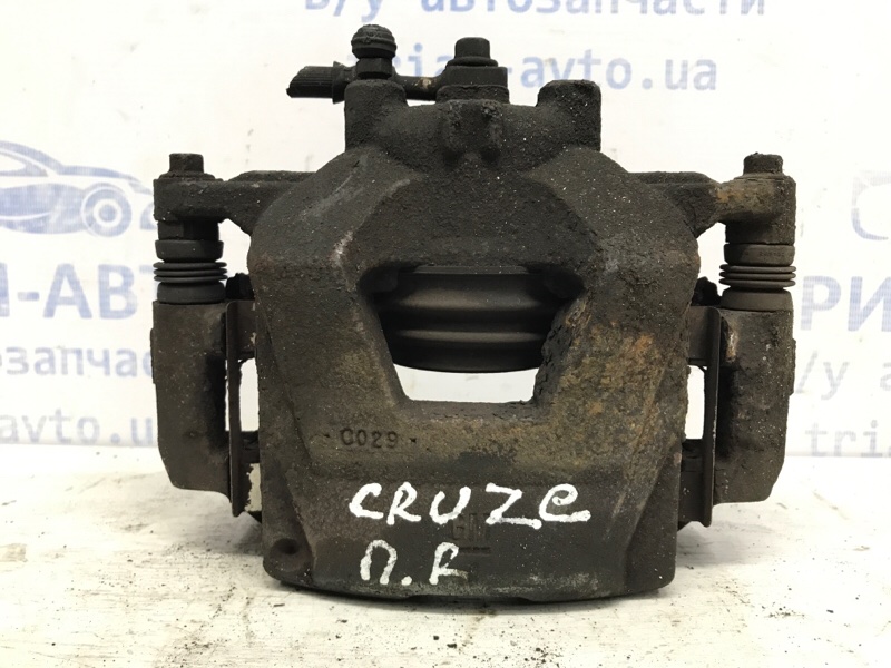 Суппорт передний правый Chevrolet Cruze 2009-2016 J300 1.8 F18D4 13301190 Б/У