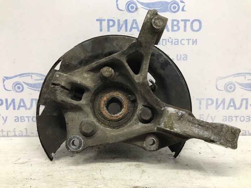 Кулак поворотный левый со ступицей Chevrolet Cruze 2009-2016 J300 1.8 F18D4 13319480 Б/У