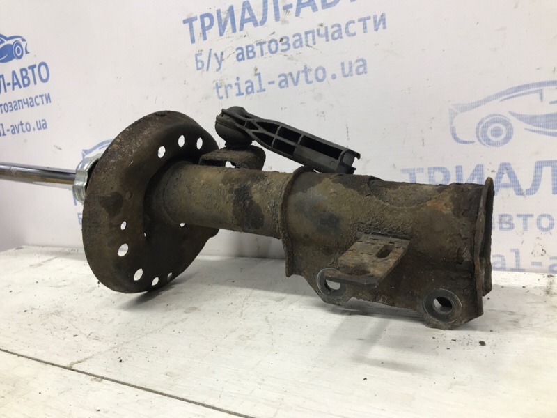 Амортизатор передний правый Chevrolet Cruze J300 1.8 F18D4