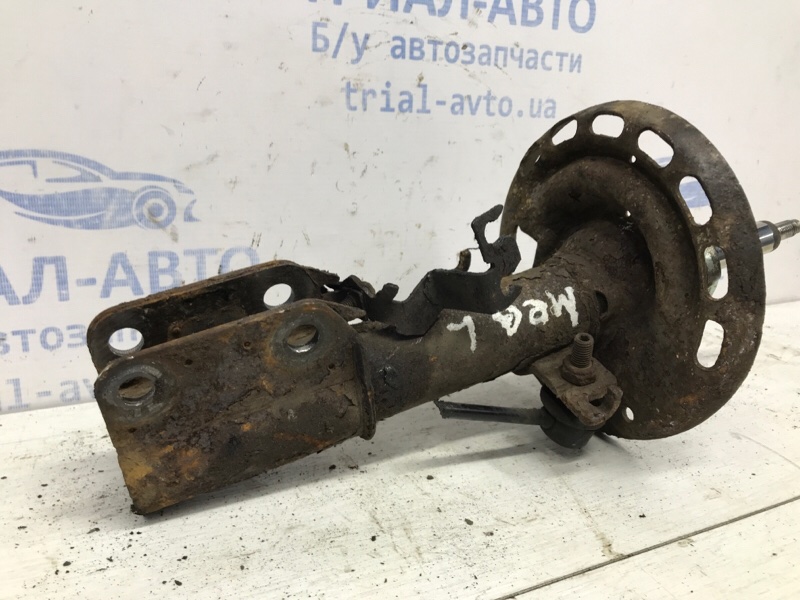 Амортизатор передний левый Renault Megane 3 1.5 Diesel K9K