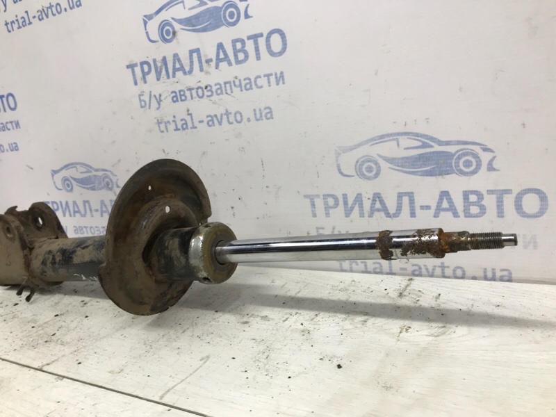 Амортизатор передний правый Sorento 2009-2014 XM 2.2 diesel D4HB