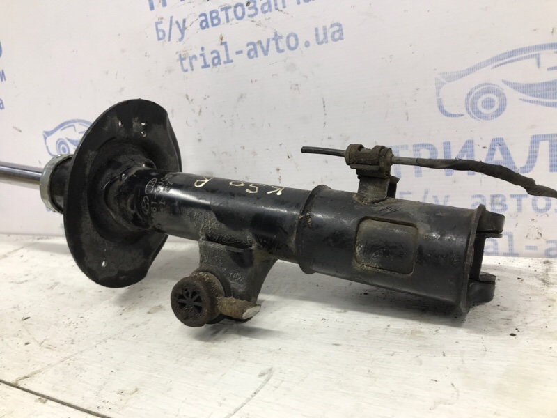 Амортизатор передний правый Kia Sportage SL 2.0 diesel D4HA