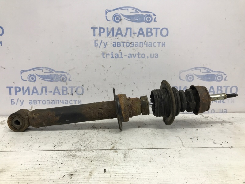 Амортизатор Передний Mitsubishi Pajero Wagon 1999-2006 3 3.2 Дизель 4M41 4062A024 Б/У
