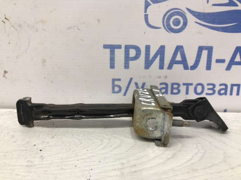 Ограничитель двери задний правый Chevrolet Cruze 2009-2016 J300 1.8 F18D4 95103843 Б/У