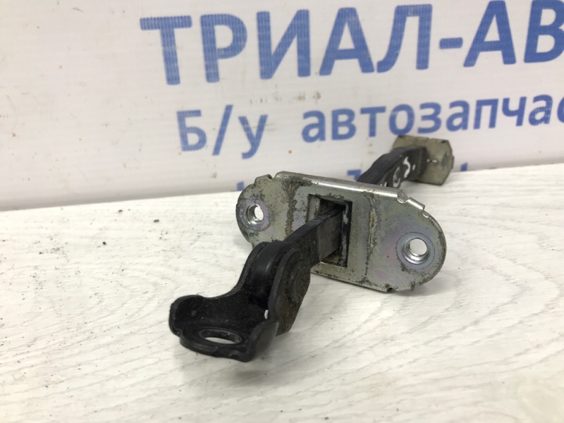 Ограничитель двери задний левый Juke 2010-2019 F15 1.6 turbo MR16DDT