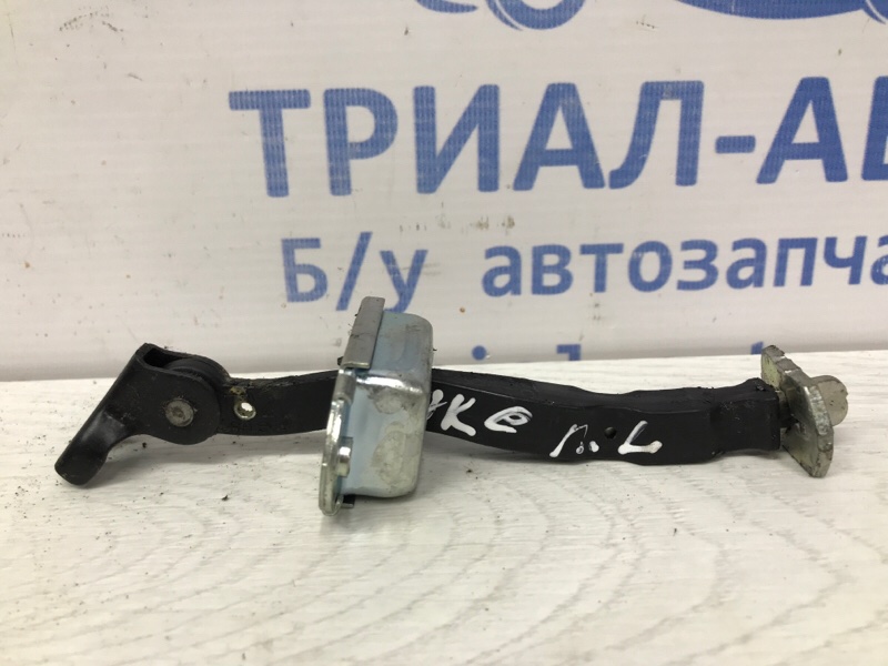 Ограничитель двери передний левый Nissan Juke 2010-2019 F15 1.6 turbo MR16DDT 824301KA0A Б/У