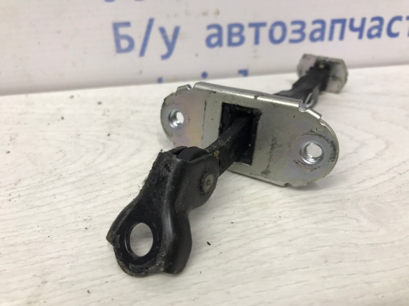 Ограничитель двери передний левый Juke 2010-2019 F15 1.6 turbo MR16DDT