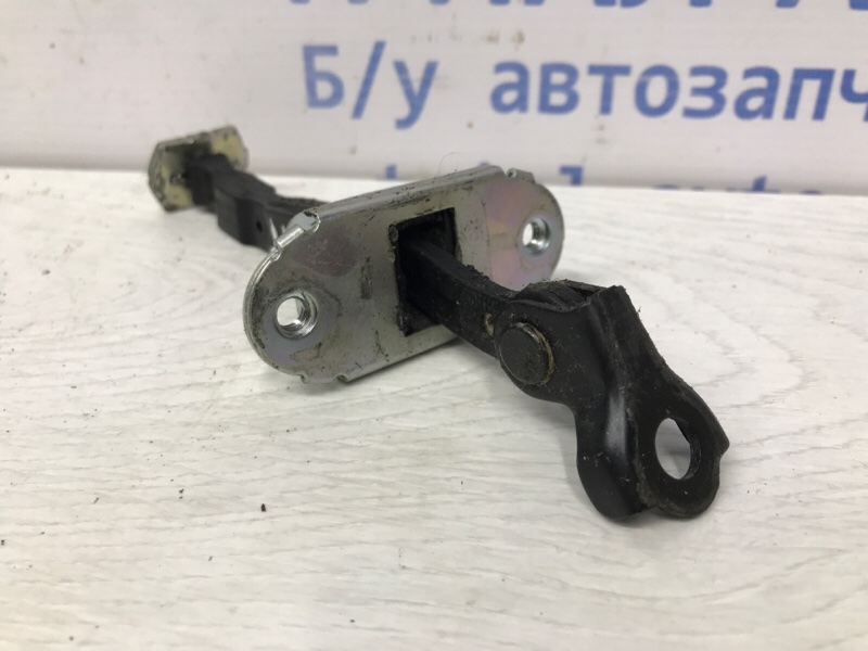 Ограничитель двери передний правый Juke 2010-2019 F15 1.6 turbo MR16DDT