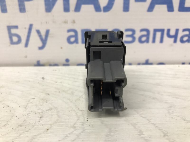 Кнопка подогрева Nissan Juke F15 1.6 turbo MR16DDT