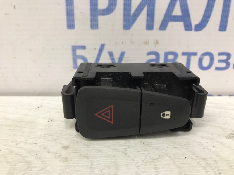 Кнопка аварийки Renault Megane 2009-2016 3 1.5 Diesel K9K 8200214898 Б/У